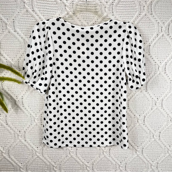 NWT GREEN ENVELOPE | Short Sleeve Women's Top White Black Polka Dot S - Picture 2 of 5